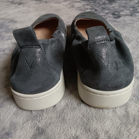 Vionic Gray Flats - Picture 8 of 11